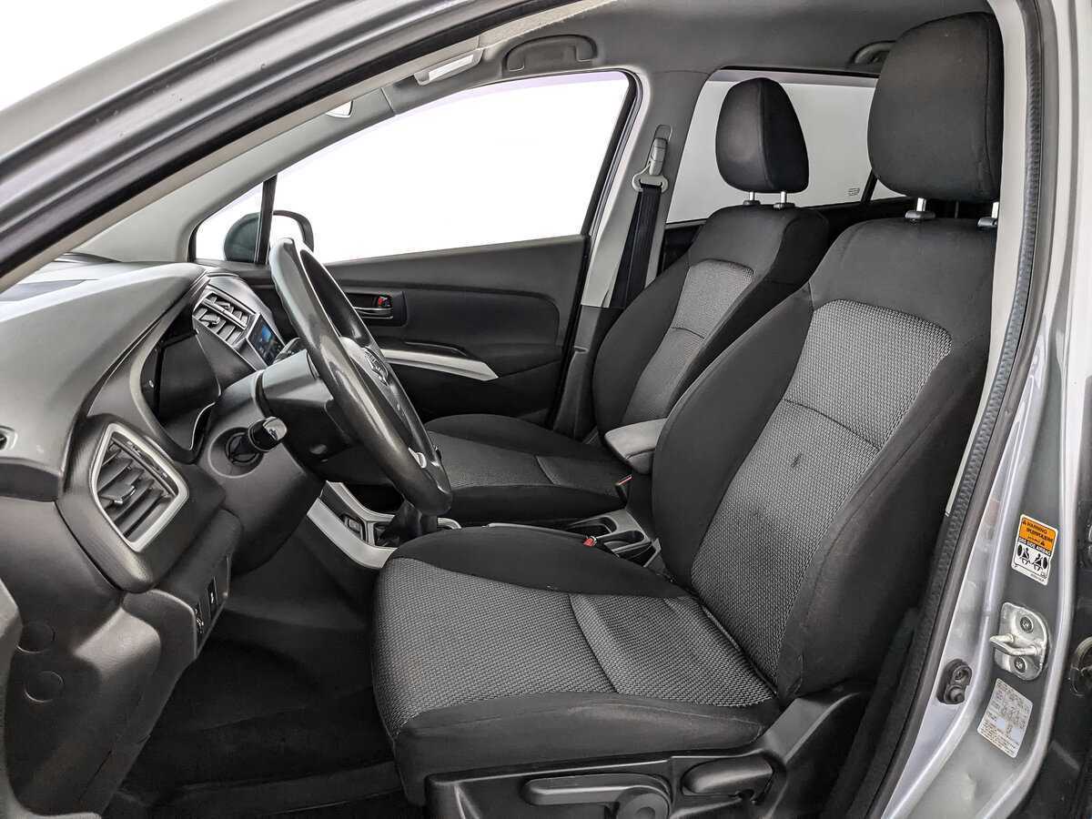 Suzuki SX4 с пробегом — 2014 год. Фото: #15