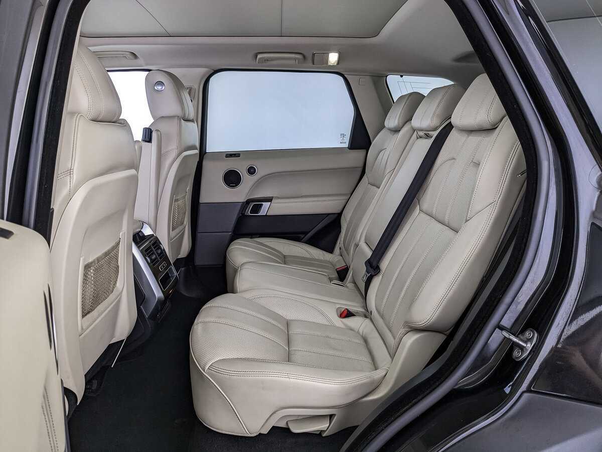 Land Rover Range Rover Sport с пробегом — 2017 год. Фото: #11