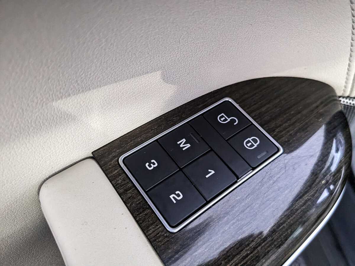 Land Rover Range Rover Sport с пробегом — 2017 год. Фото: #19