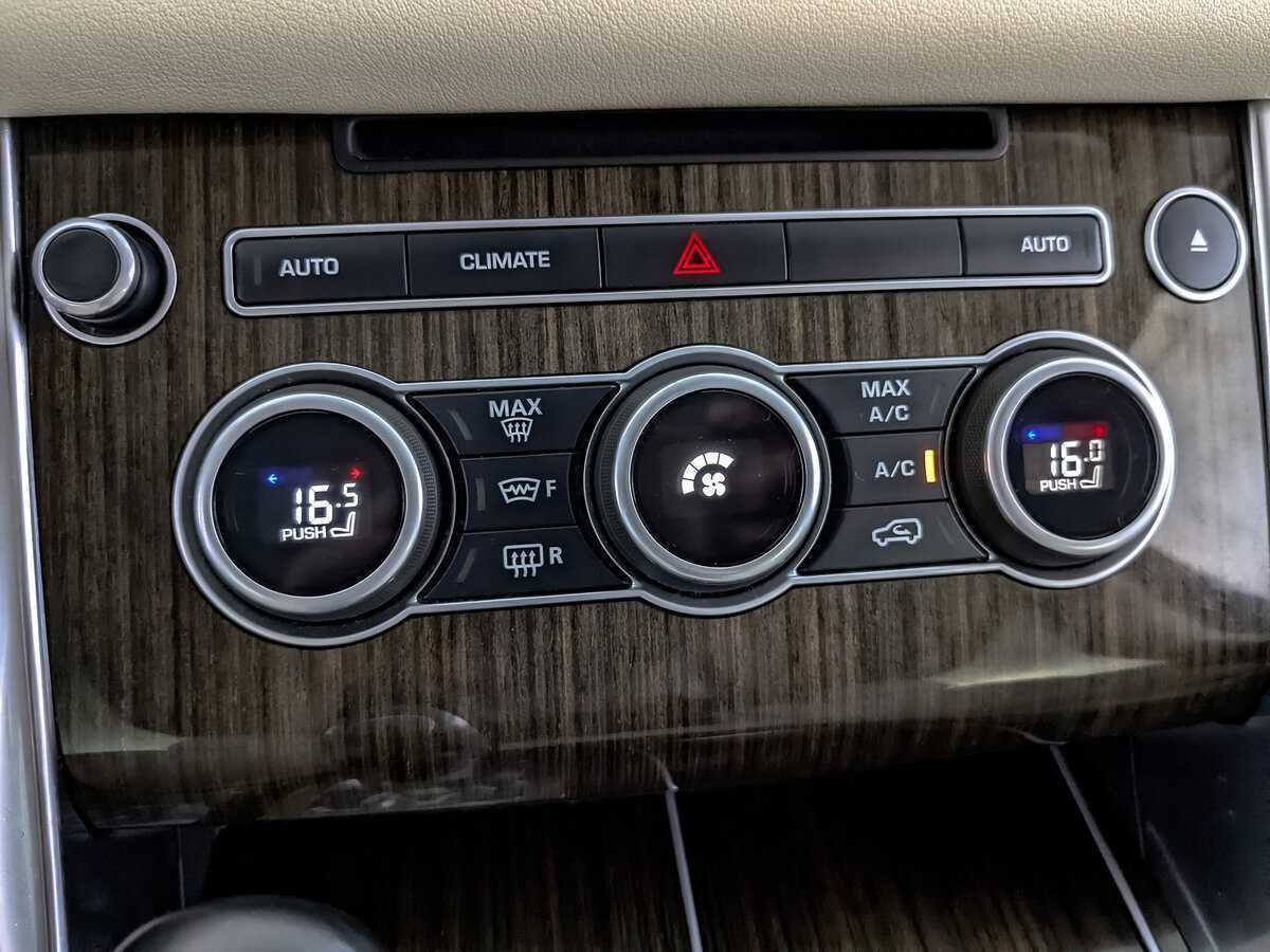 Land Rover Range Rover Sport с пробегом — 2017 год. Фото: #22