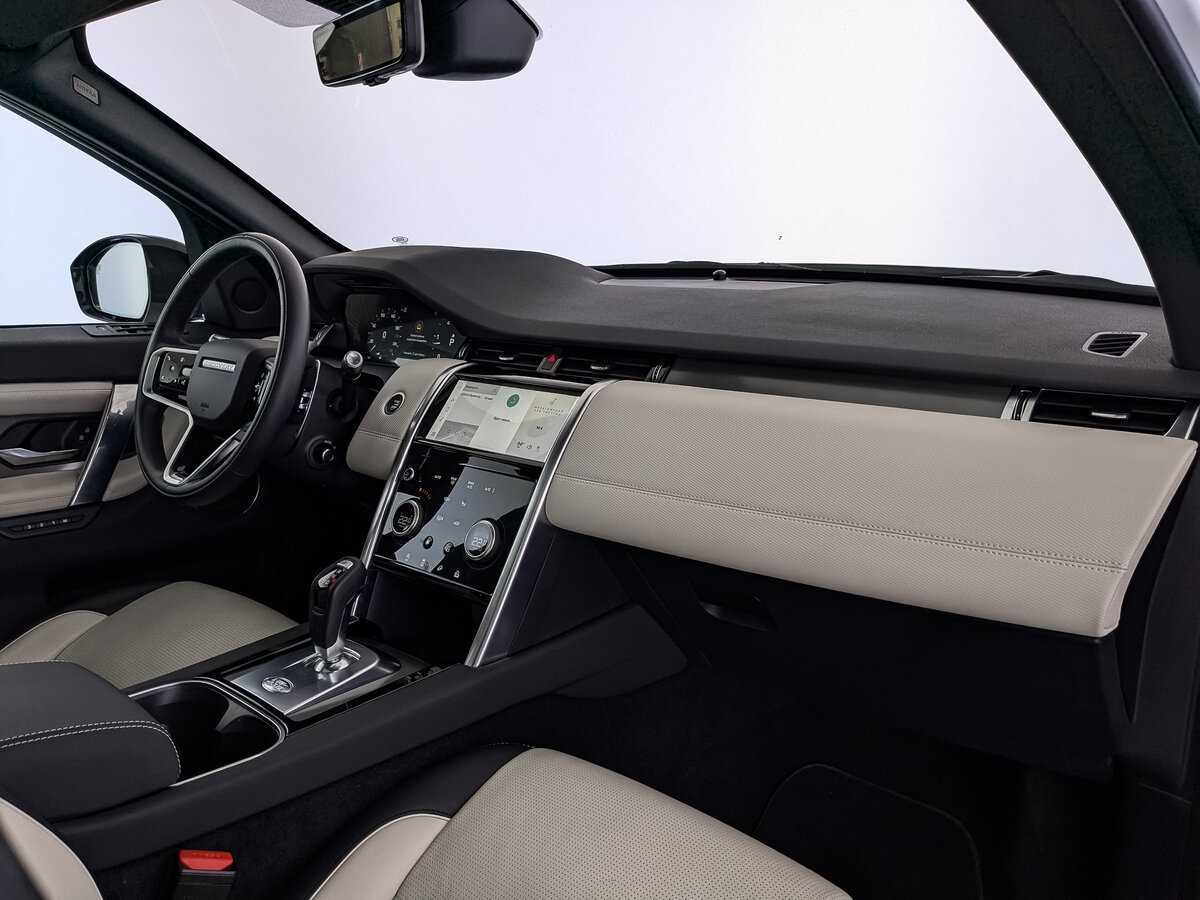 Land Rover Discovery Sport с пробегом — 2022 год. Фото: #8