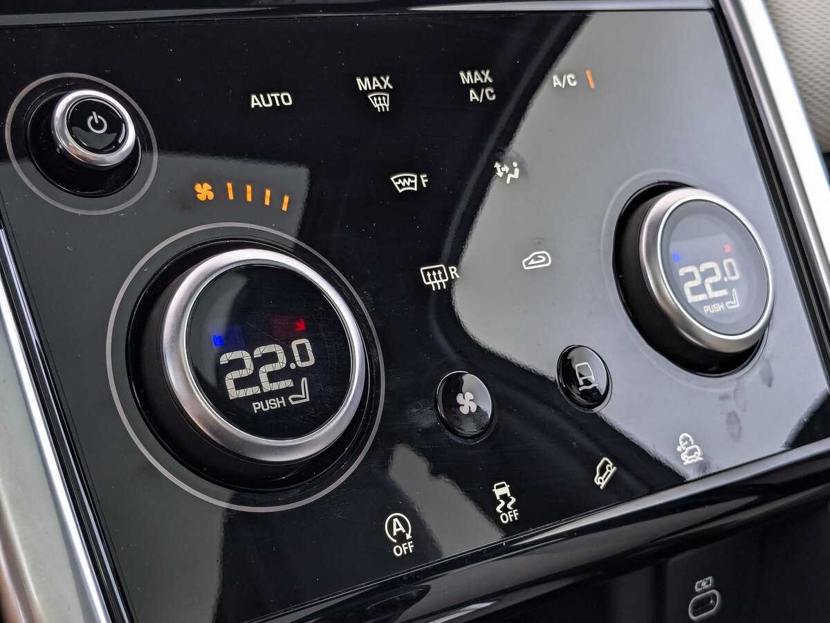 Land Rover Discovery Sport с пробегом — 2022 год. Фото: #16