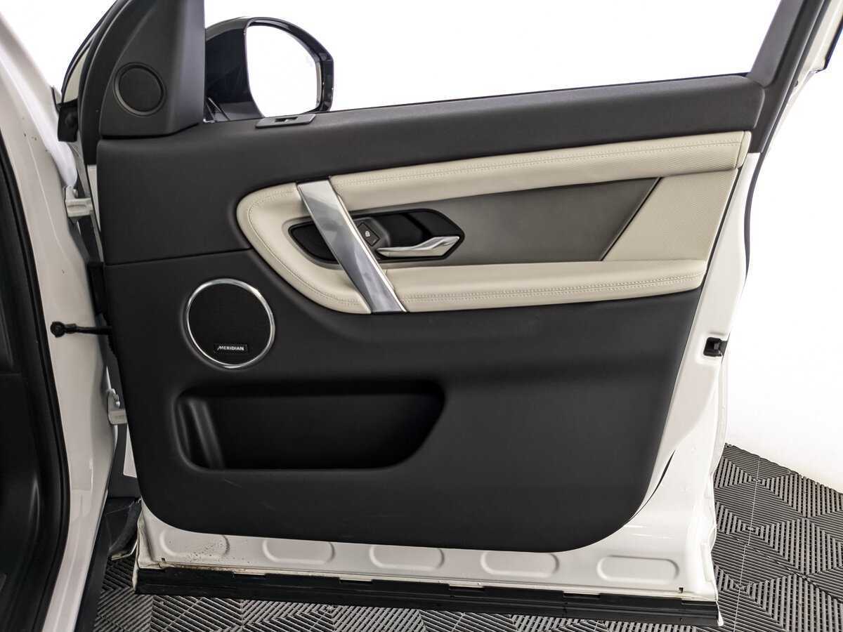 Land Rover Discovery Sport с пробегом — 2022 год. Фото: #20