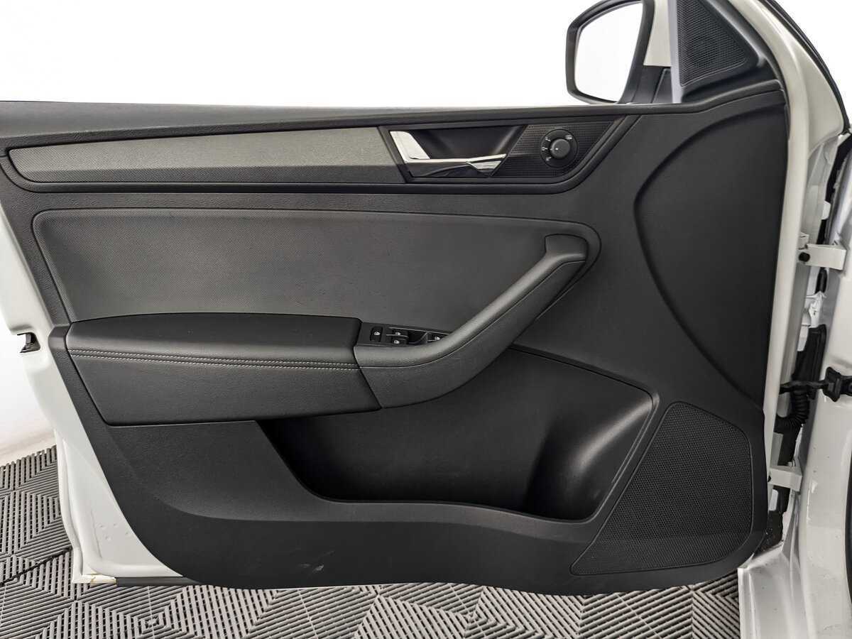 Skoda Rapid с пробегом — 2020 год. Фото: #14