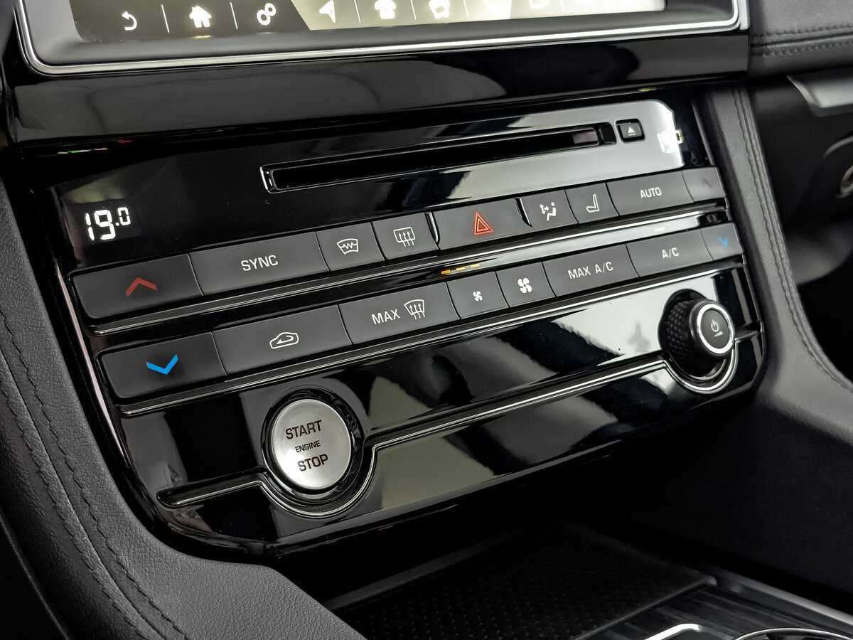 Jaguar F-Pace с пробегом — 2018 год. Фото: #16