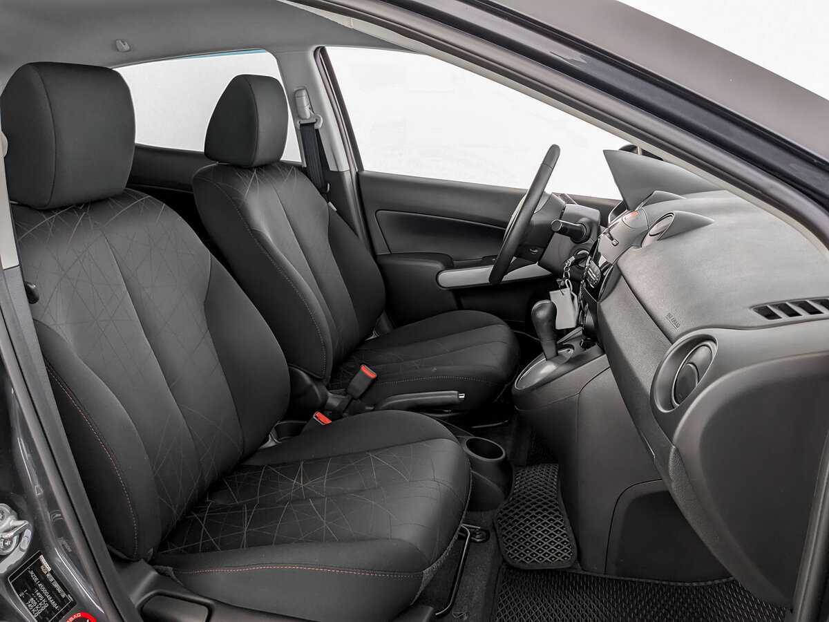 Mazda 2 с пробегом — 2013 год. Фото: #18