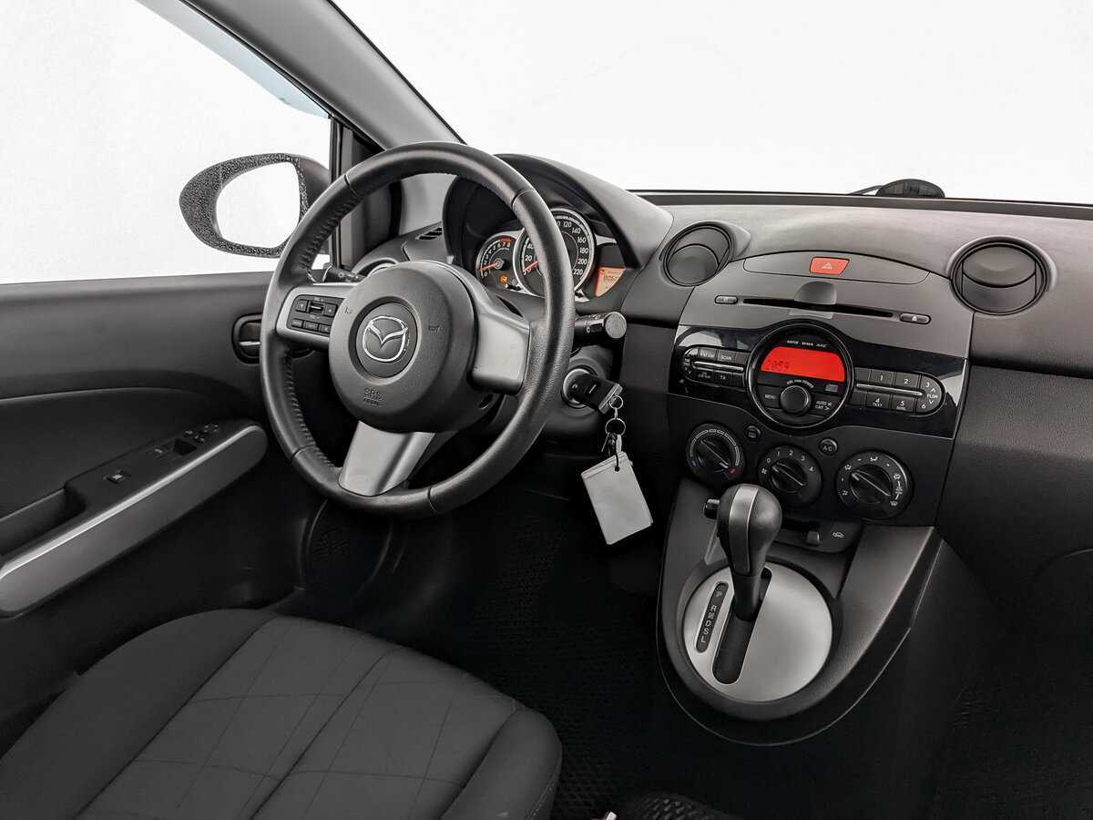 Mazda 2 с пробегом — 2013 год. Фото: #20