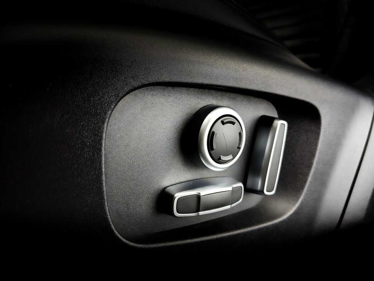 Land Rover Discovery Sport с пробегом — 2021 год. Фото: #16