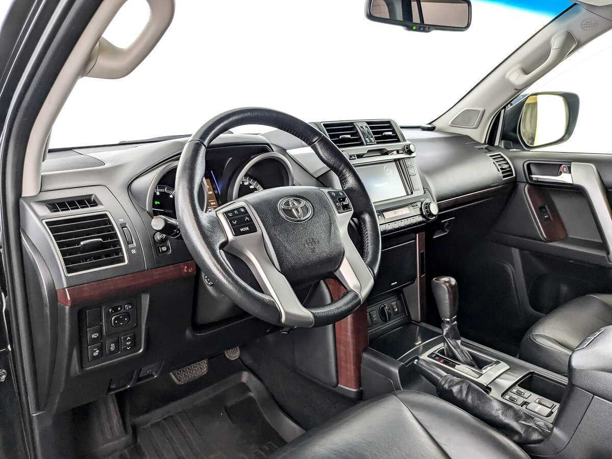 Toyota Land Cruiser Prado с пробегом — 2017 год. Фото: #13