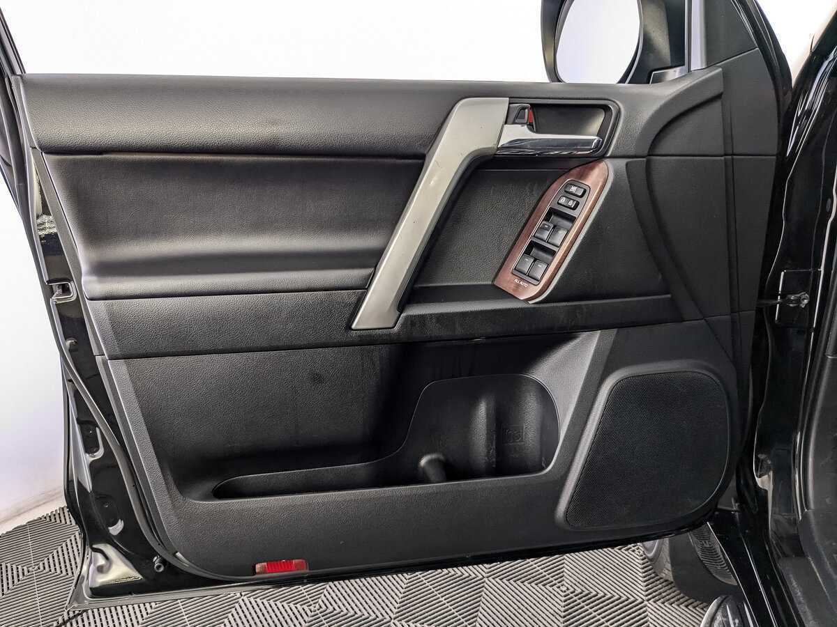 Toyota Land Cruiser Prado с пробегом — 2017 год. Фото: #14