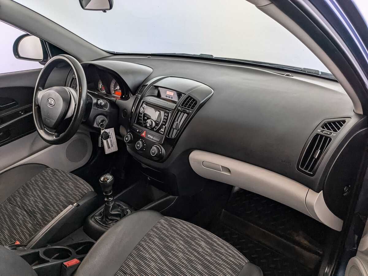 Kia Ceed с пробегом — 2009 год. Фото: #8