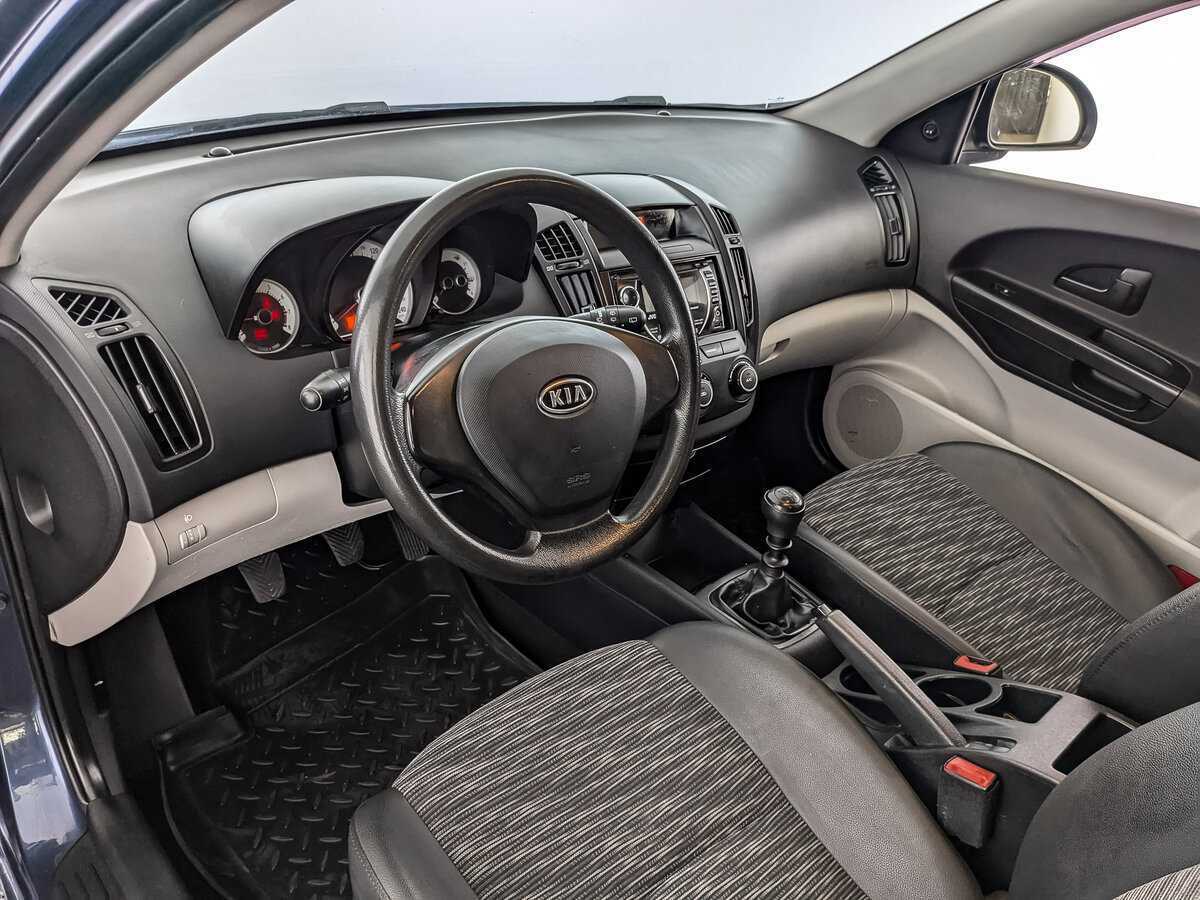 Kia Ceed с пробегом — 2009 год. Фото: #10