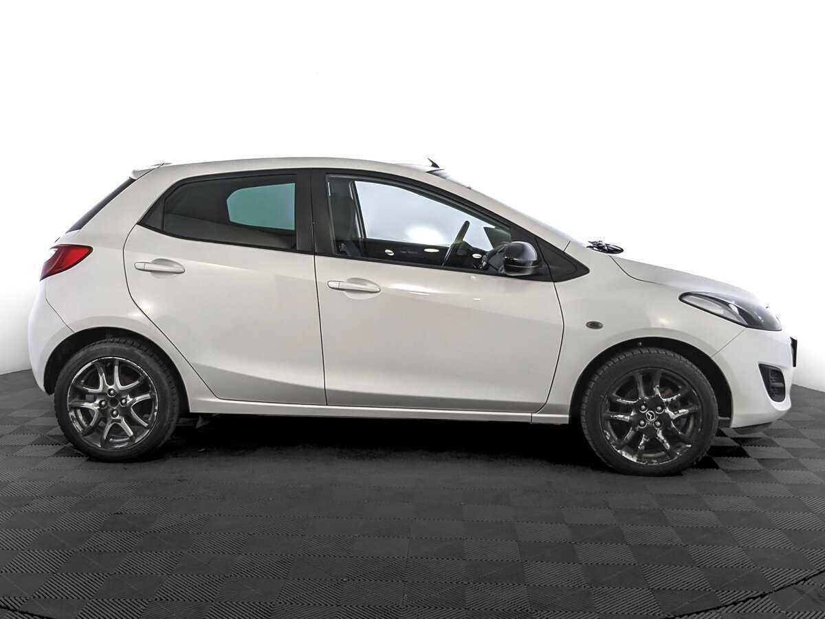 Mazda 2 с пробегом — 2013 год. Фото: #3