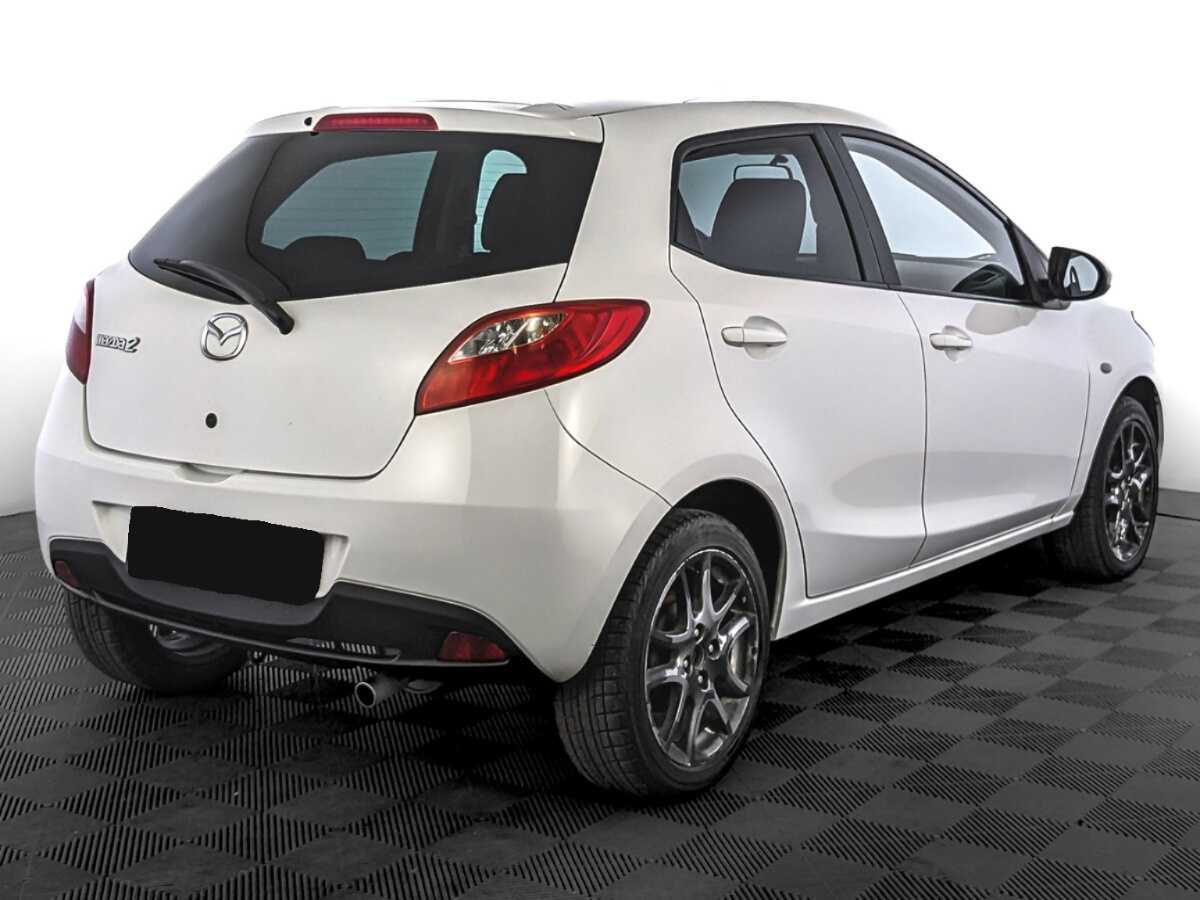 Mazda 2 с пробегом — 2013 год. Фото: #4