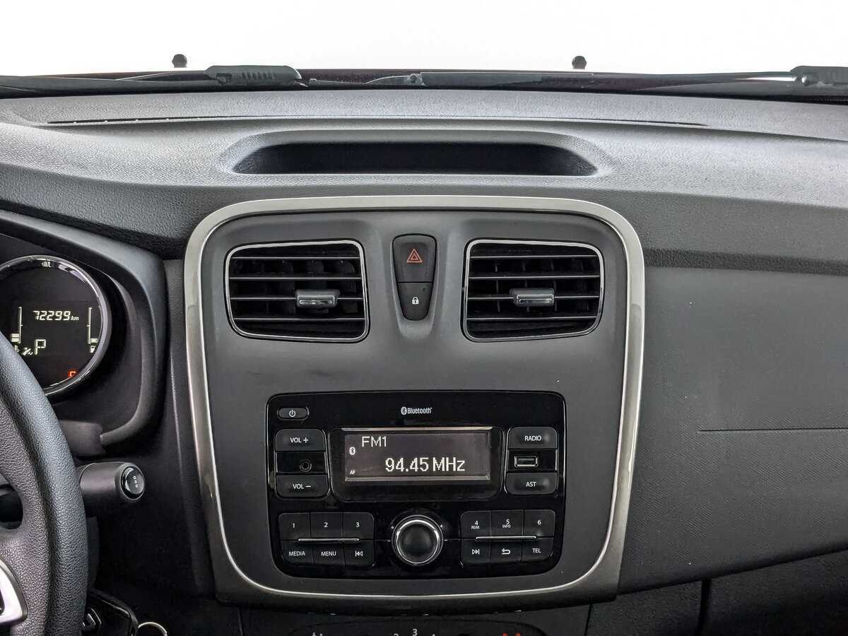 Renault Logan с пробегом — 2019 год. Фото: #12