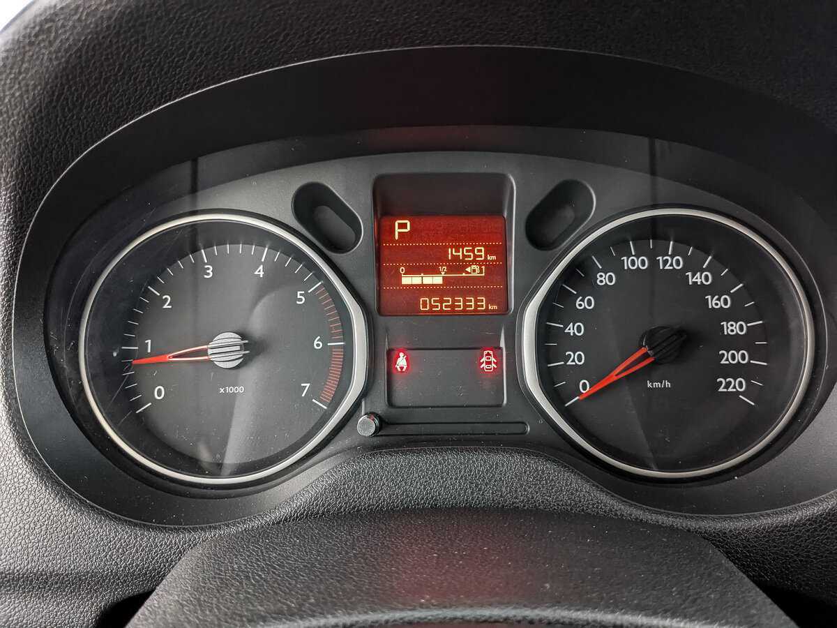 Citroen C-Elysee с пробегом — 2013 год. Фото: #11