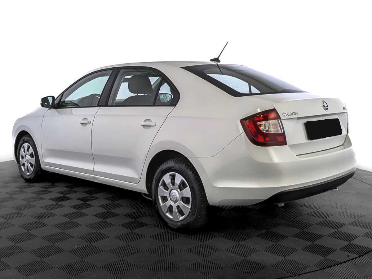 Skoda Rapid с пробегом — 2019 год. Фото: #6