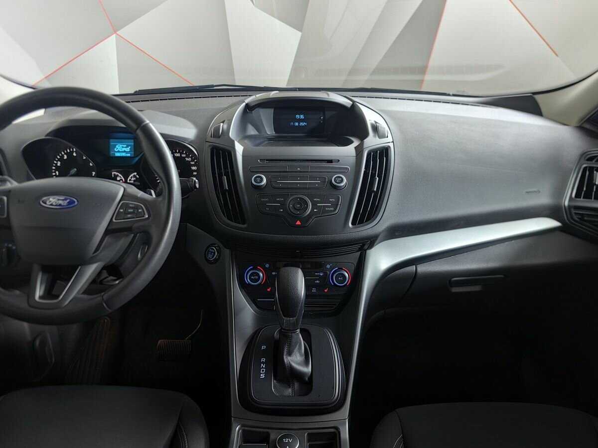 Ford Kuga с пробегом — 2018 год. Фото: #10