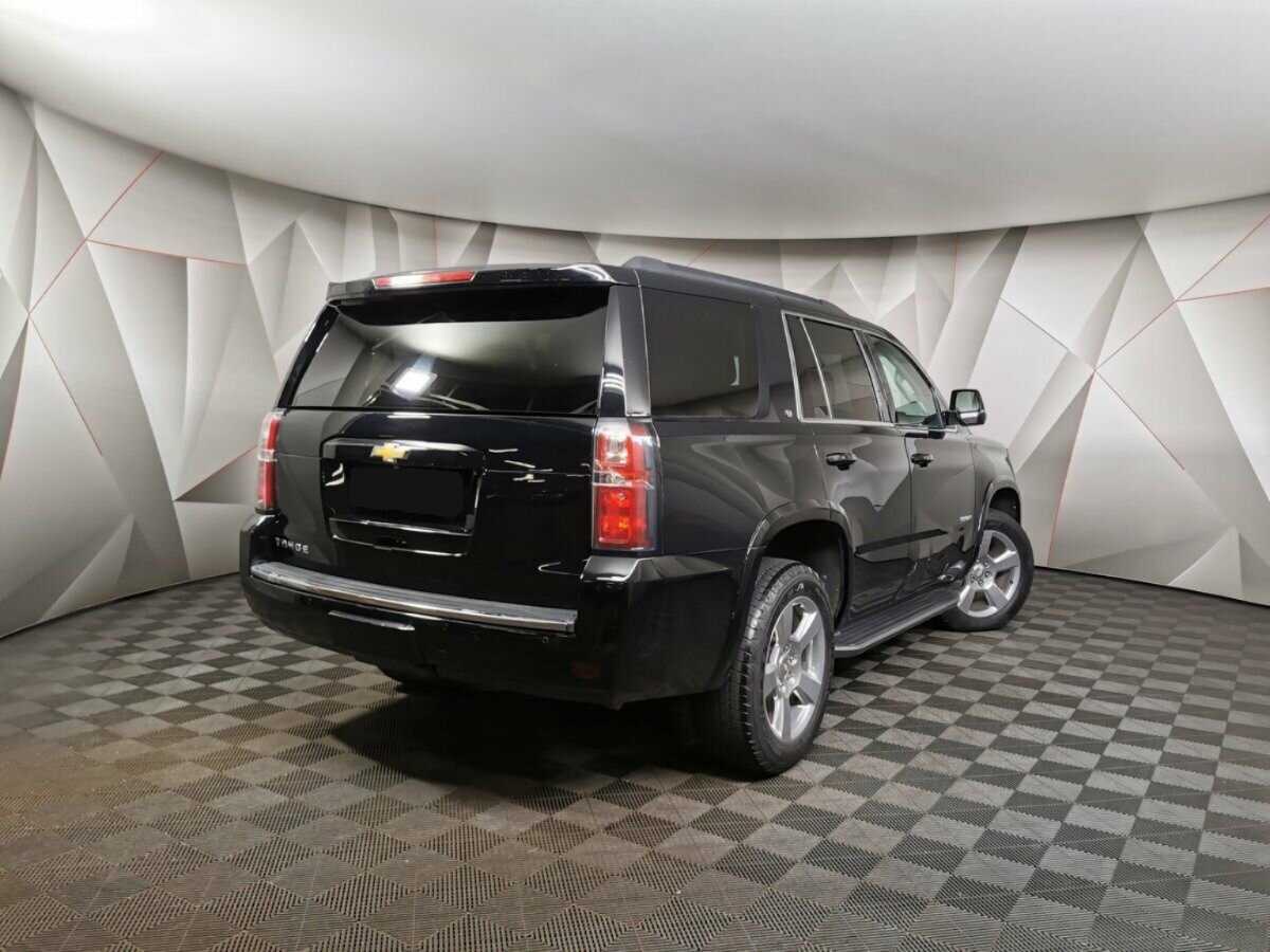 Chevrolet Tahoe с пробегом — 2017 год. Фото: #1