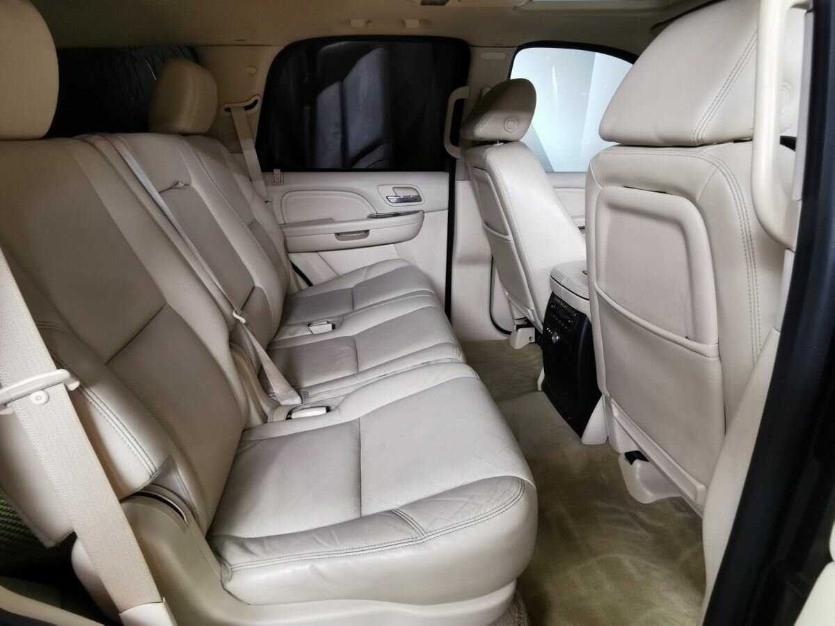 Cadillac Escalade с пробегом — 2008 год. Фото: #9