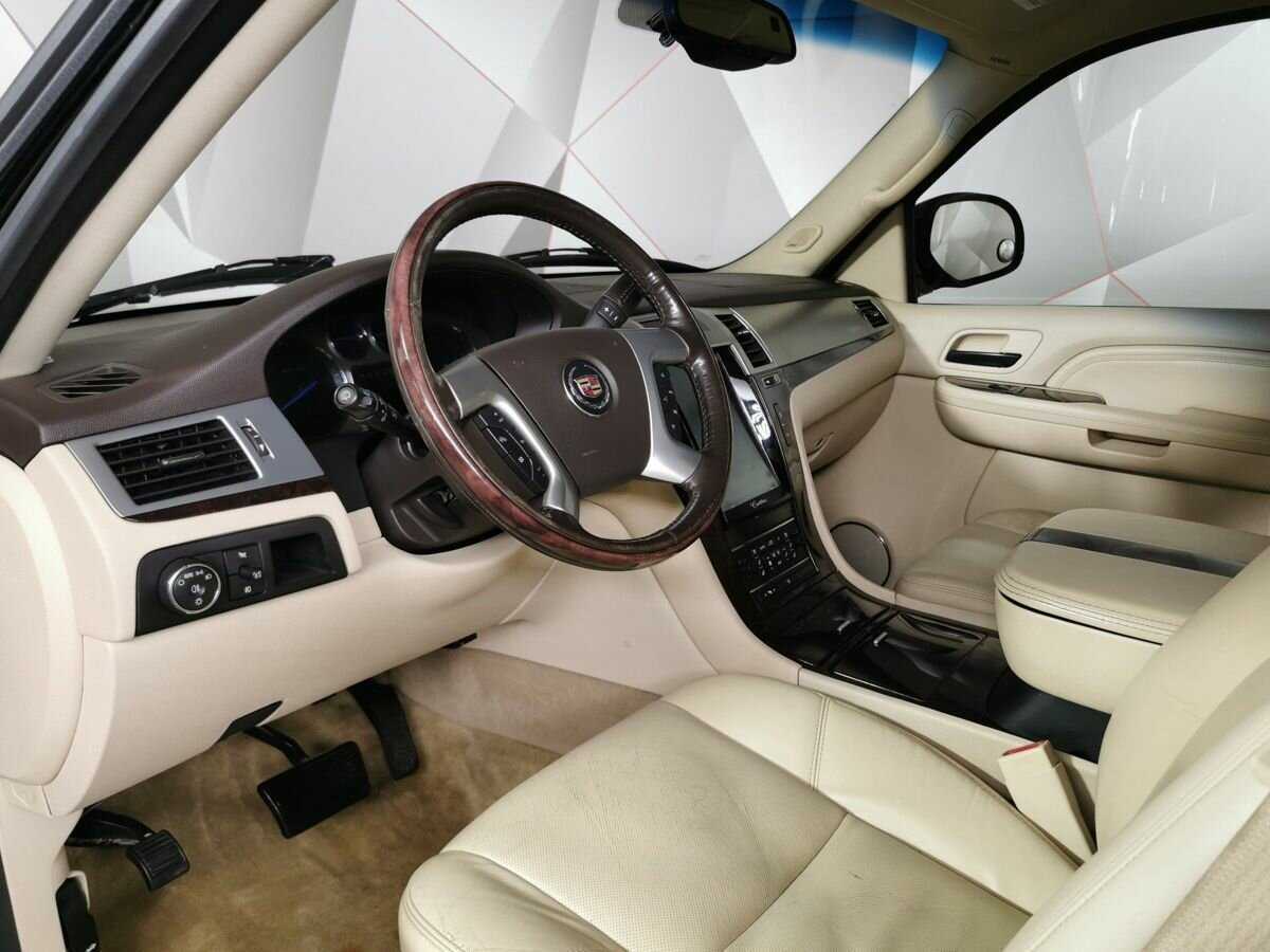 Cadillac Escalade с пробегом — 2008 год. Фото: #11