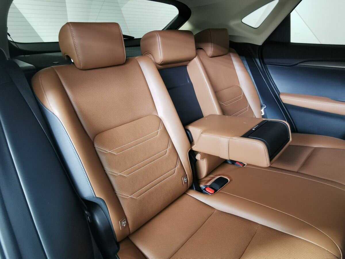 Lexus NX с пробегом — 2015 год. Фото: #12