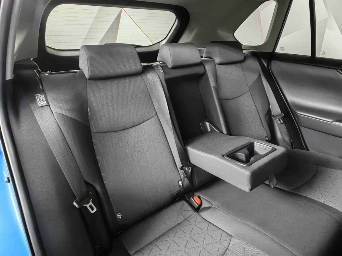 Toyota RAV4 с пробегом — 2021 год. Фото: #12