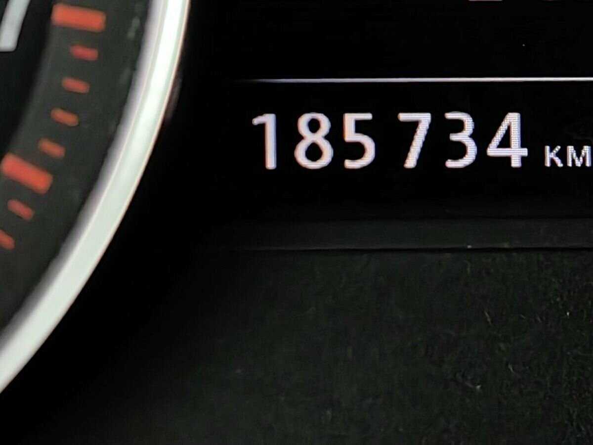 Volkswagen Touareg с пробегом — 2012 год. Фото: #14