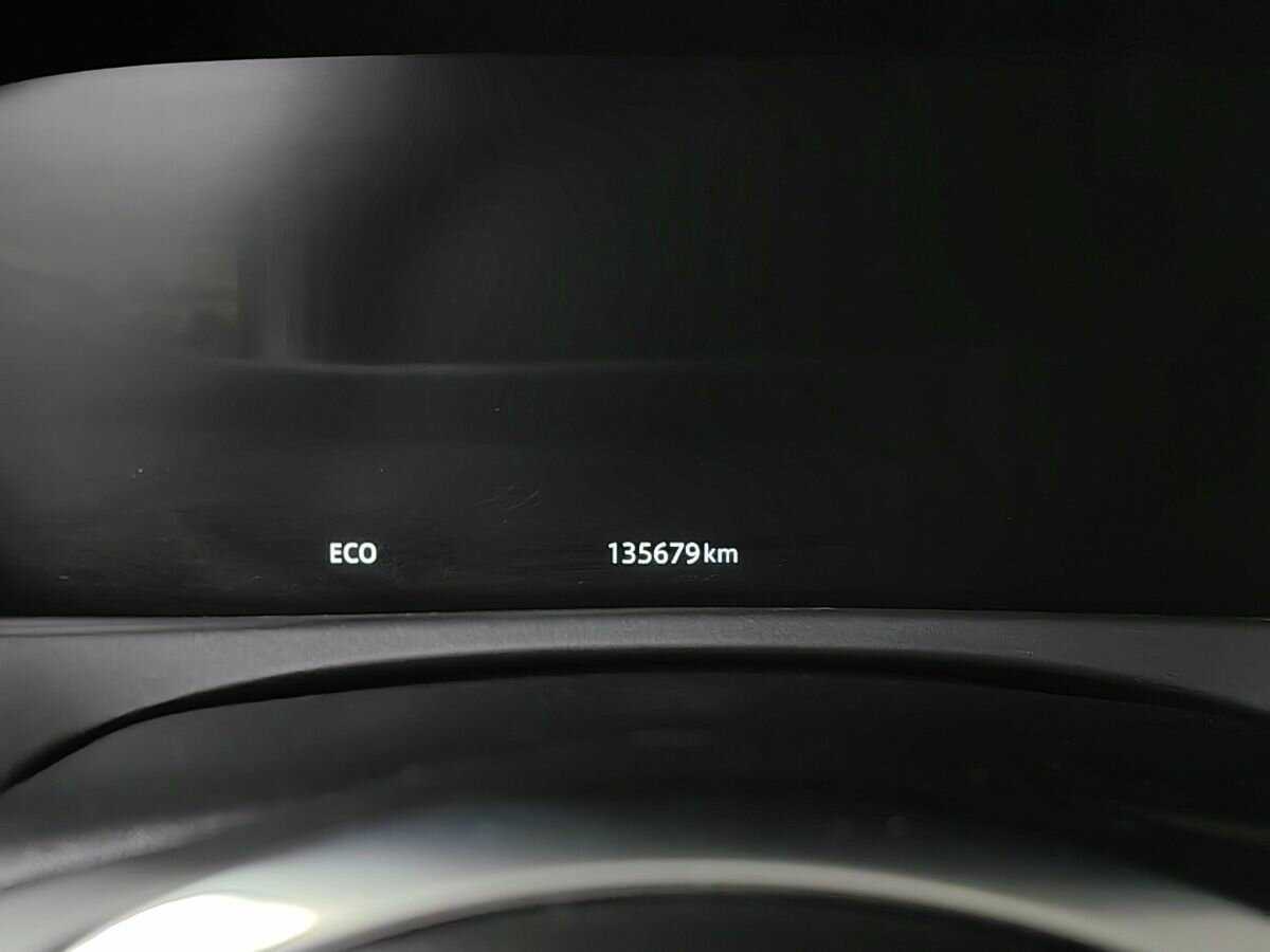 Jaguar XE с пробегом — 2018 год. Фото: #16