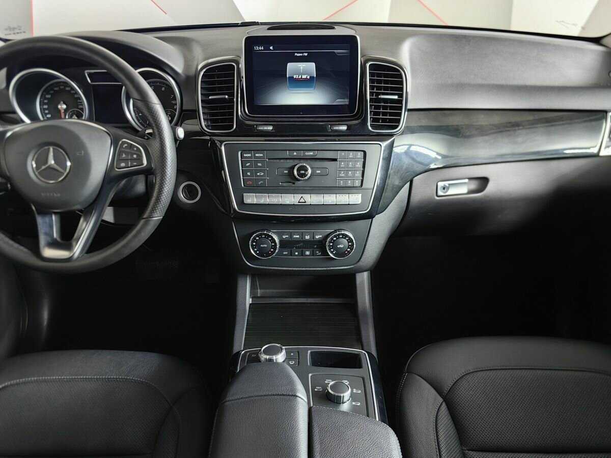 Mercedes-Benz GLE с пробегом — 2015 год. Фото: #10