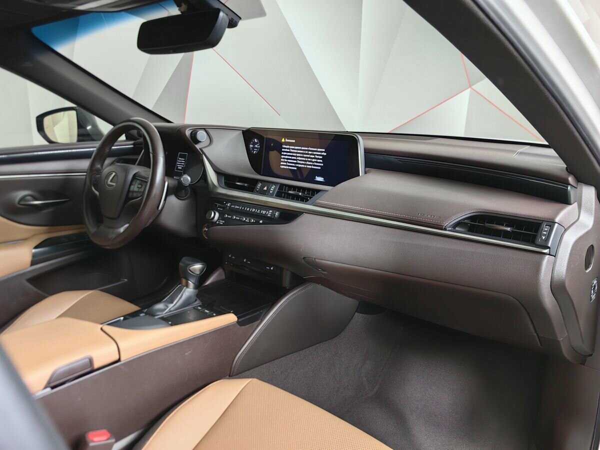 Lexus ES с пробегом — 2020 год. Фото: #8