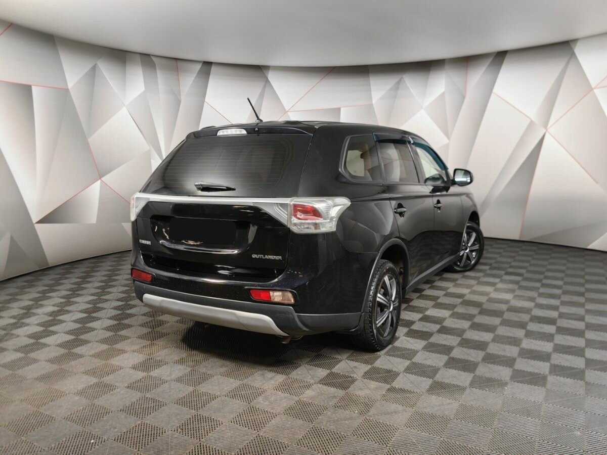 Mitsubishi Outlander с пробегом — 2014 год. Фото: #1