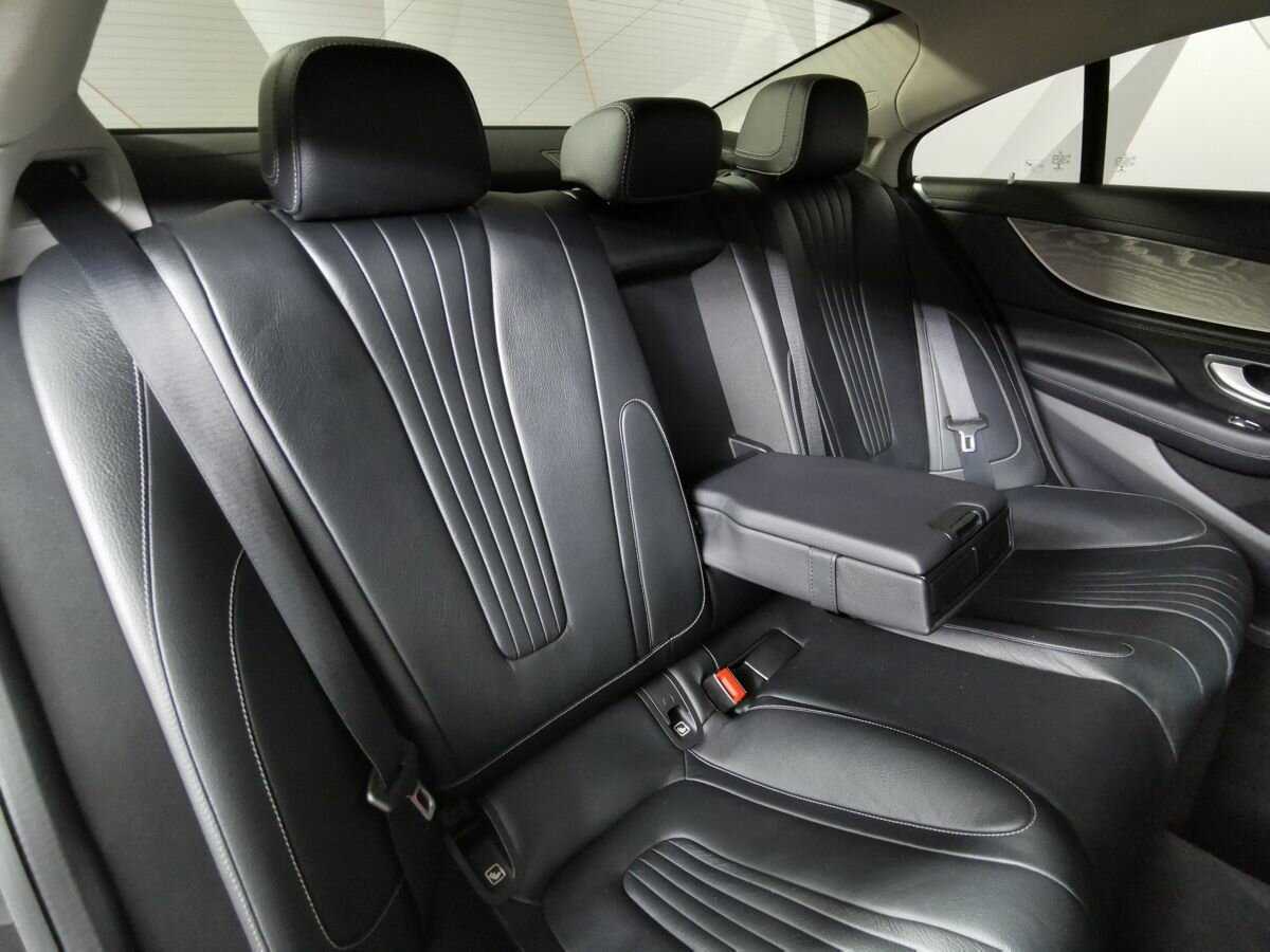 Mercedes-Benz CLS с пробегом — 2018 год. Фото: #12