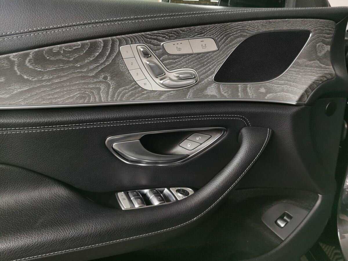 Mercedes-Benz CLS с пробегом — 2018 год. Фото: #16