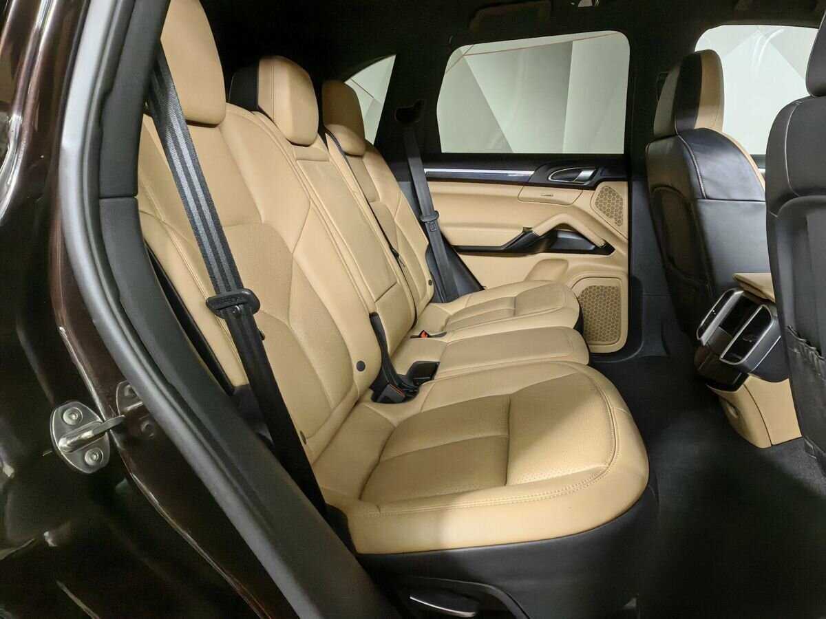 Porsche Cayenne с пробегом — 2015 год. Фото: #11