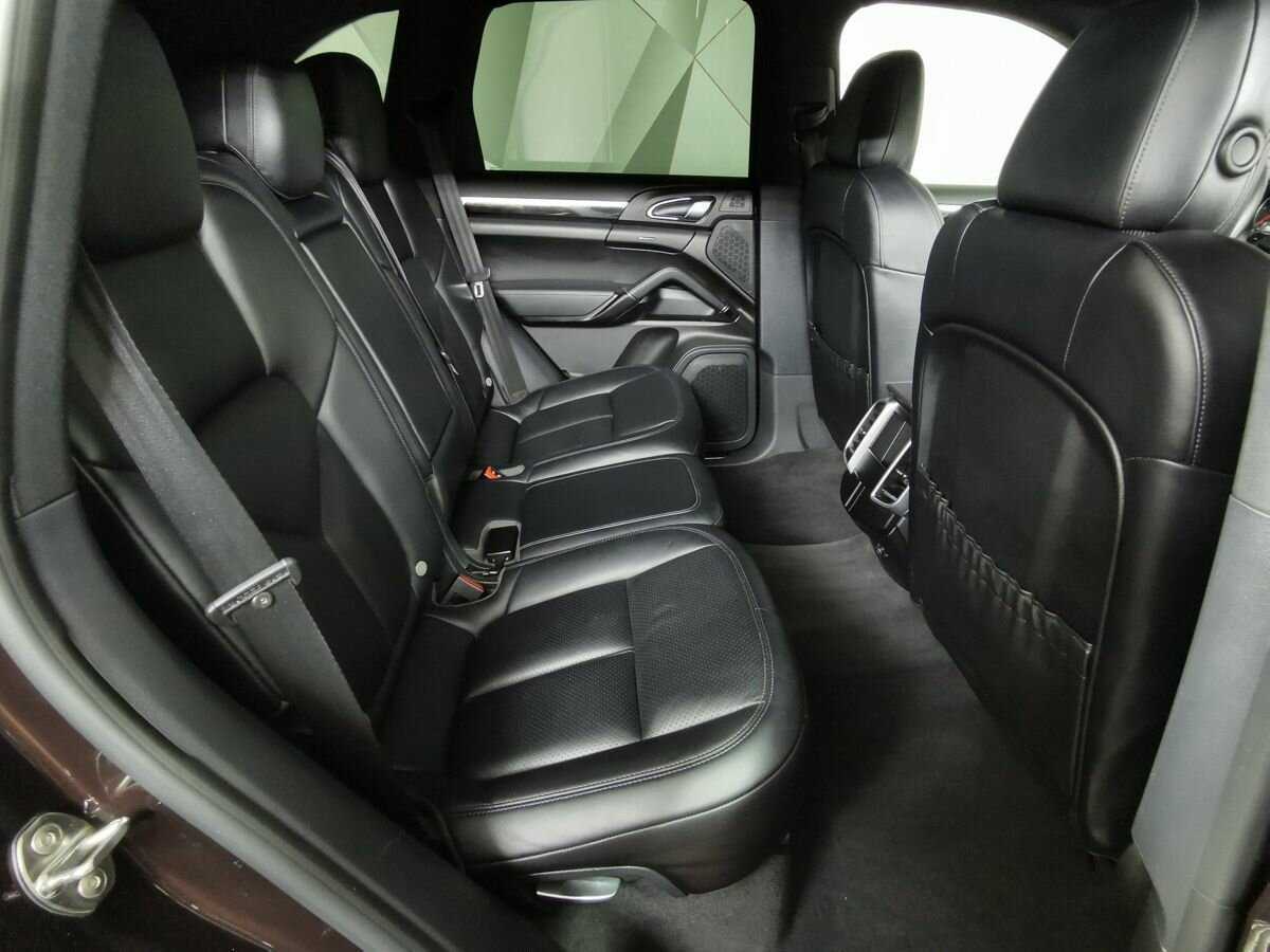 Porsche Cayenne с пробегом — 2015 год. Фото: #11