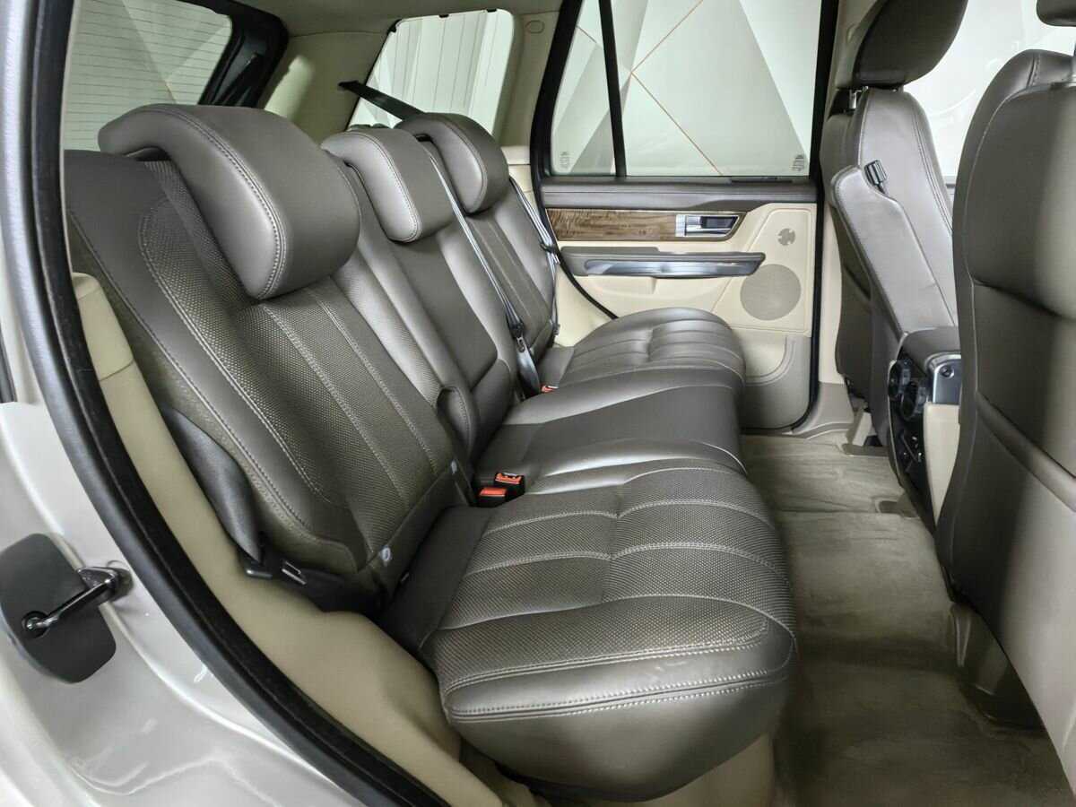 Land Rover Range Rover Sport с пробегом — 2011 год. Фото: #10