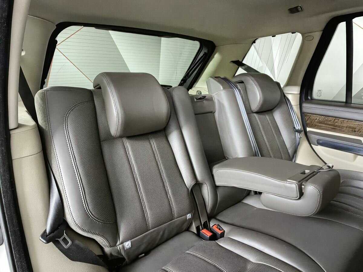 Land Rover Range Rover Sport с пробегом — 2011 год. Фото: #11