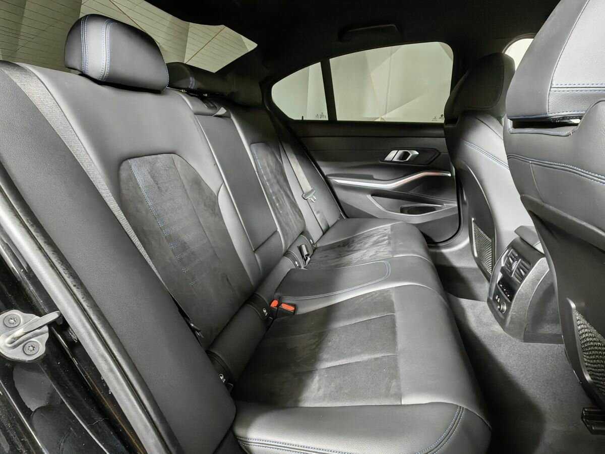 BMW 3 серии с пробегом — 2020 год. Фото: #11