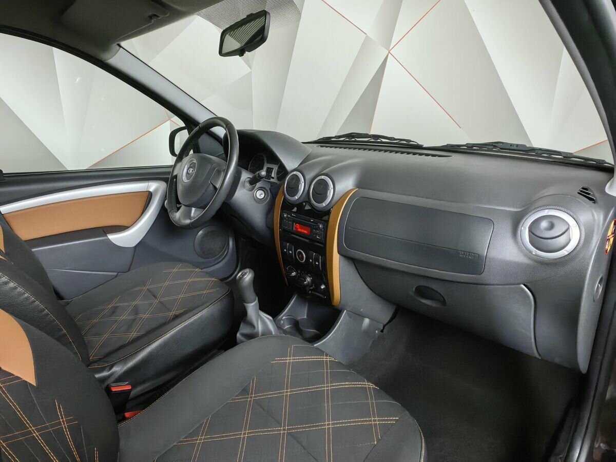 Lada (ВАЗ) Largus с пробегом — 2015 год. Фото: #8