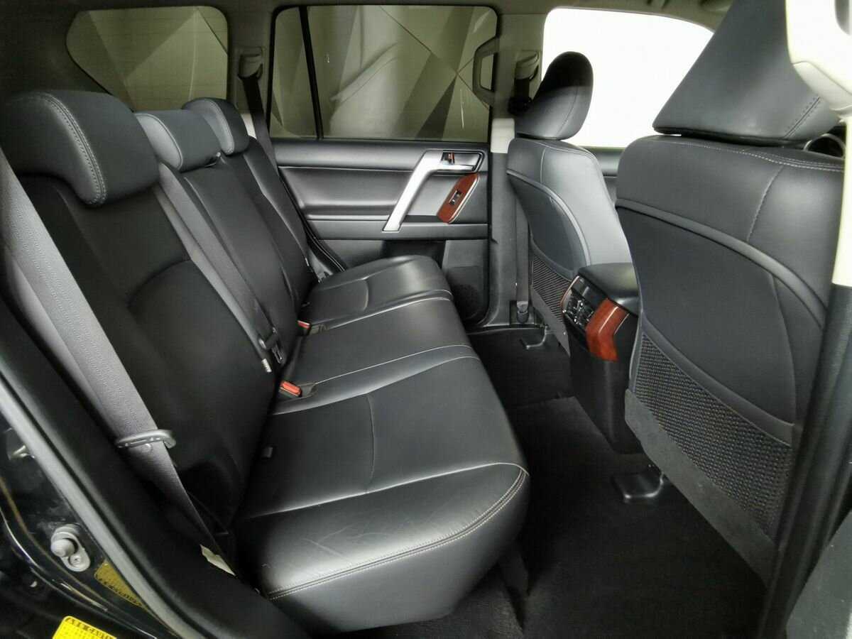 Toyota Land Cruiser Prado с пробегом — 2017 год. Фото: #11