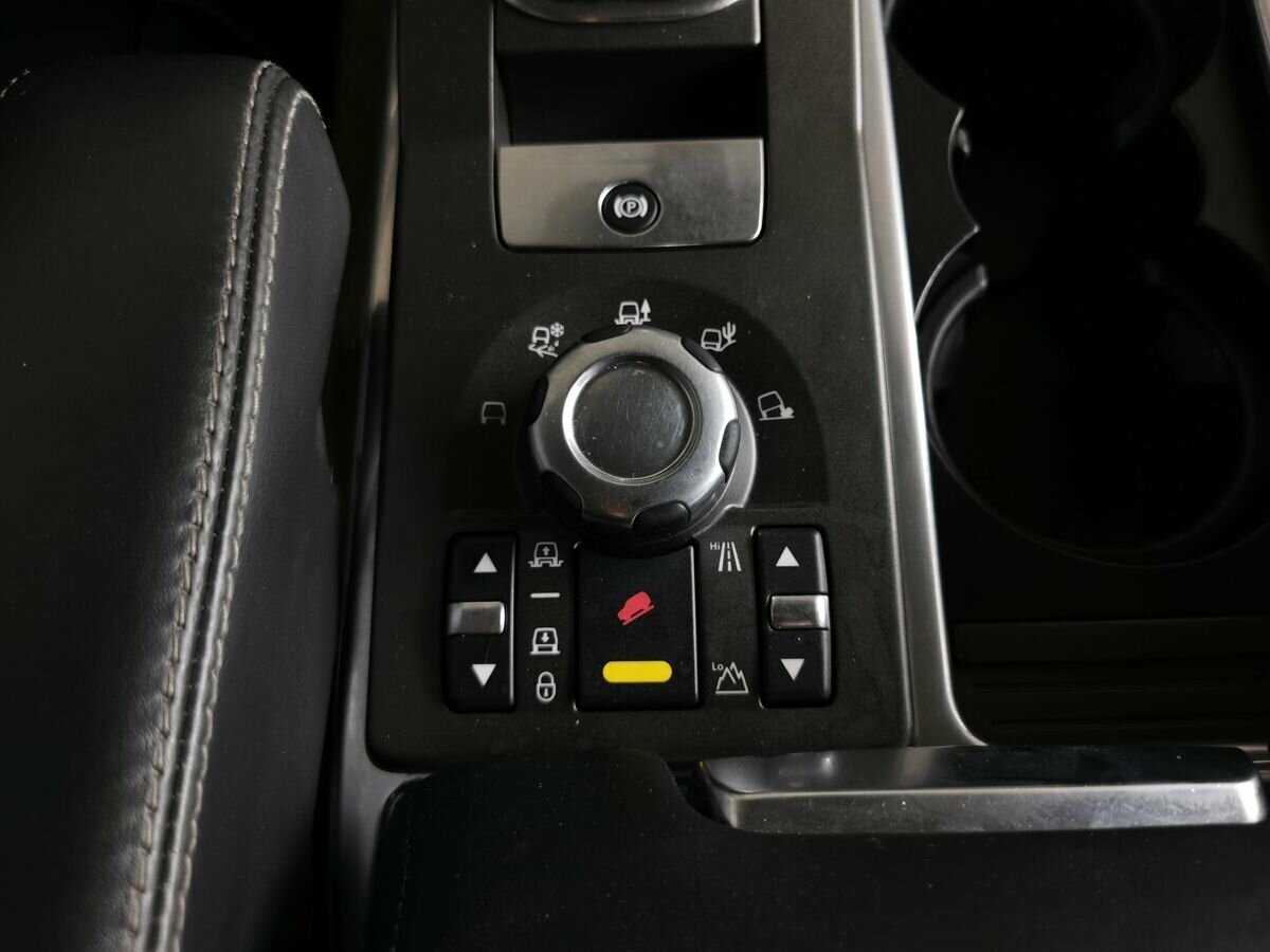 Land Rover Range Rover Sport с пробегом — 2009 год. Фото: #16