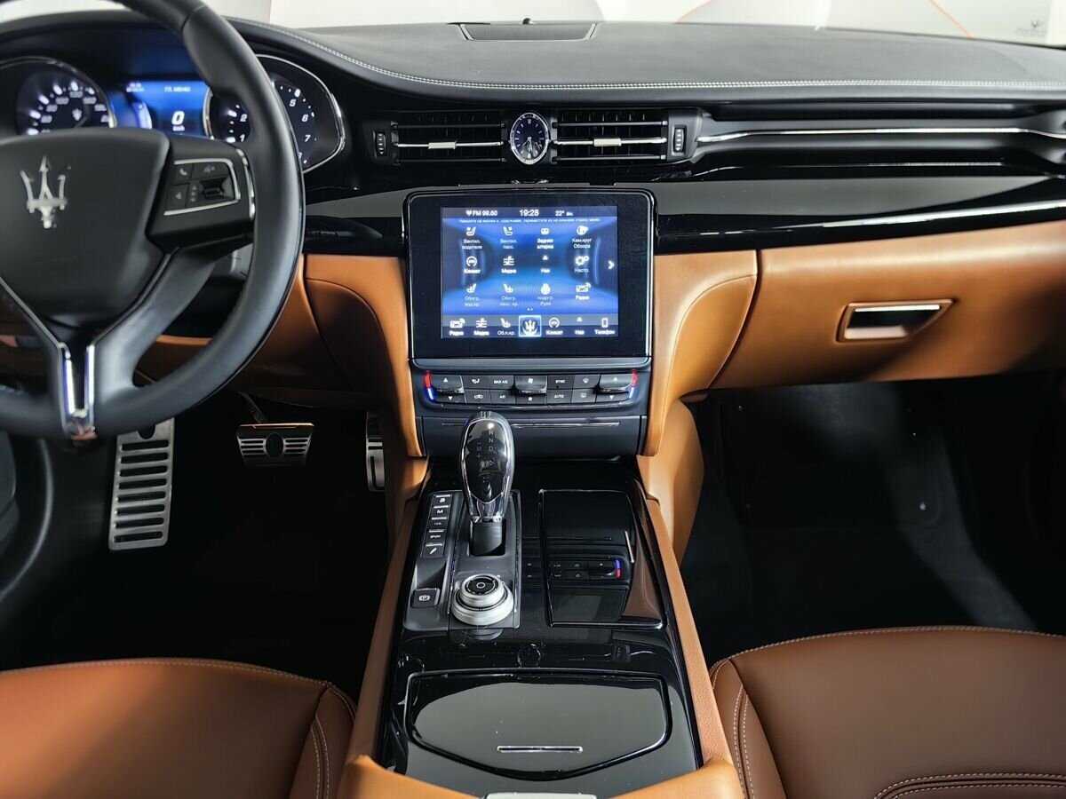 Maserati Quattroporte с пробегом — 2016 год. Фото: #10