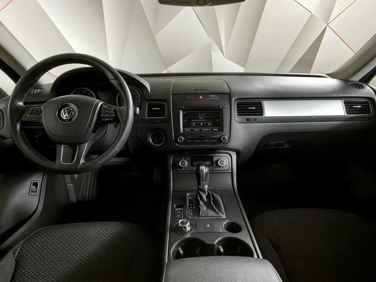 Volkswagen Touareg с пробегом — 2011 год. Фото: #9