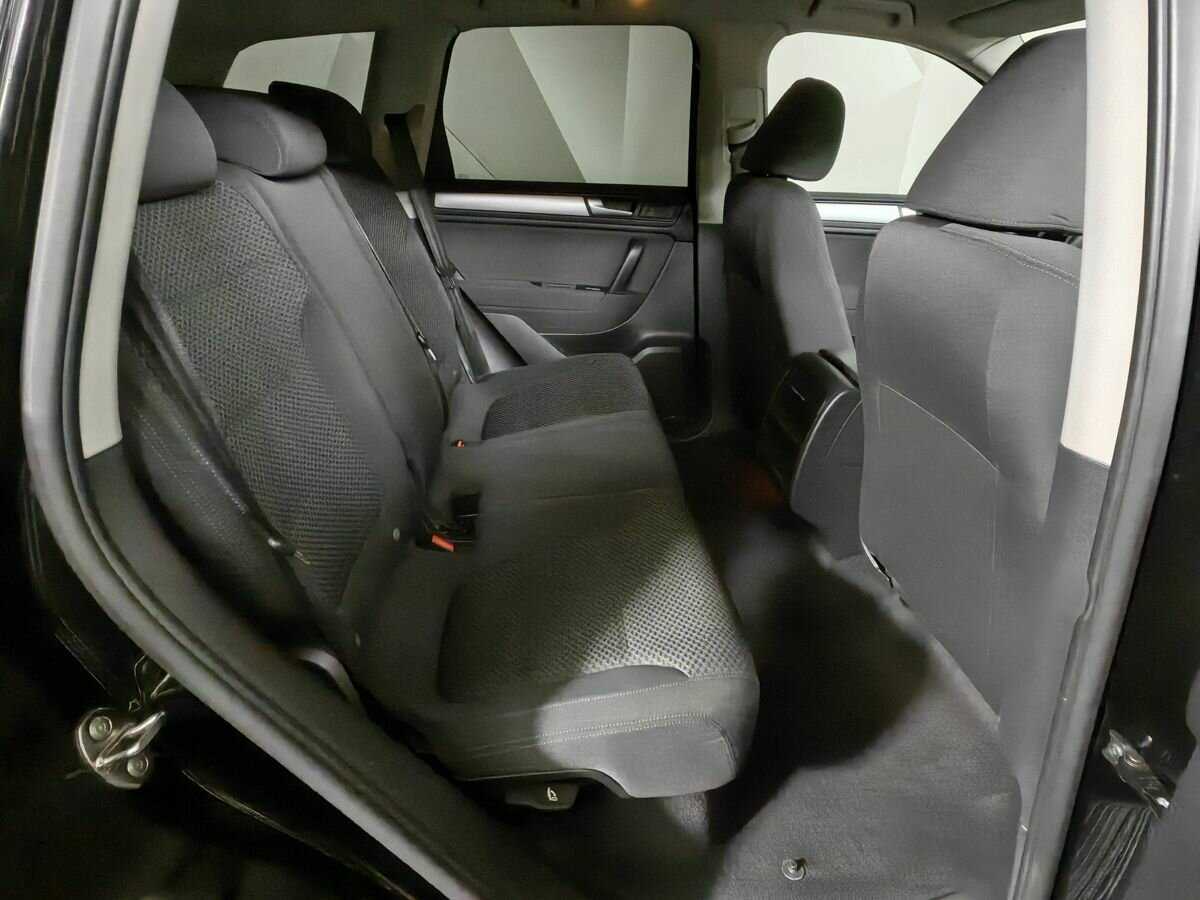 Volkswagen Touareg с пробегом — 2011 год. Фото: #11