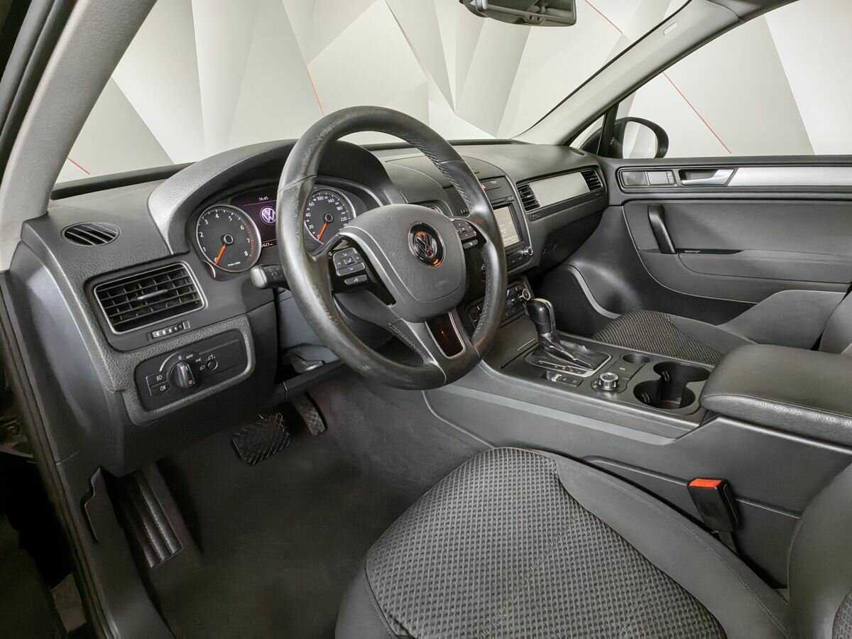 Volkswagen Touareg с пробегом — 2011 год. Фото: #13