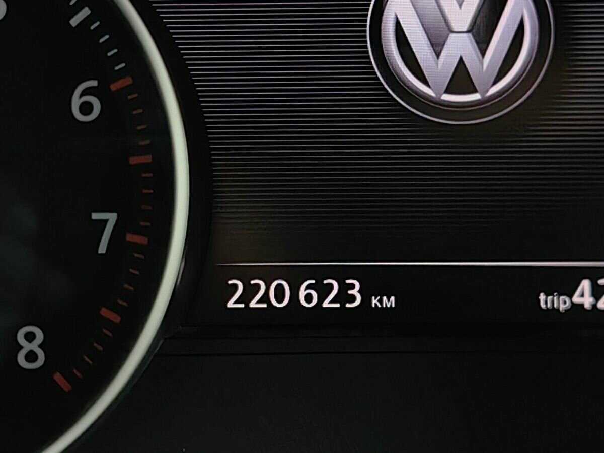 Volkswagen Touareg с пробегом — 2011 год. Фото: #15