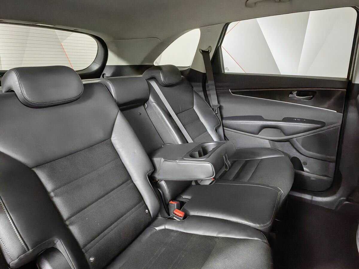 Kia Sorento с пробегом — 2017 год. Фото: #12