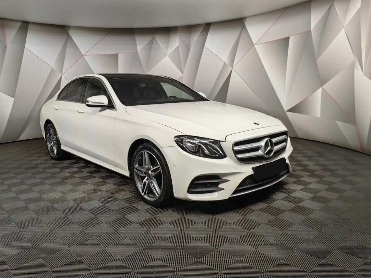 Mercedes-Benz E-Класс с пробегом — 2019 год. Фото: #2