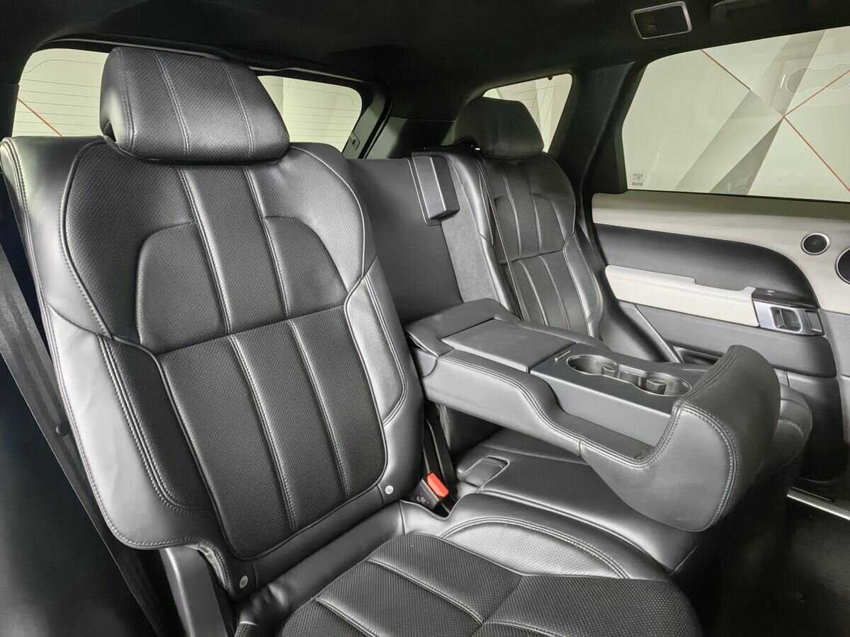 Land Rover Range Rover Sport с пробегом — 2016 год. Фото: #12